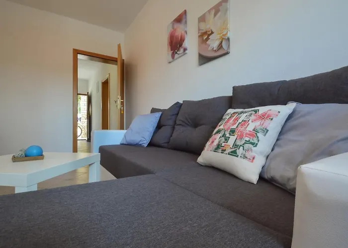 Mara-2 By Interhome Apartamento Anić